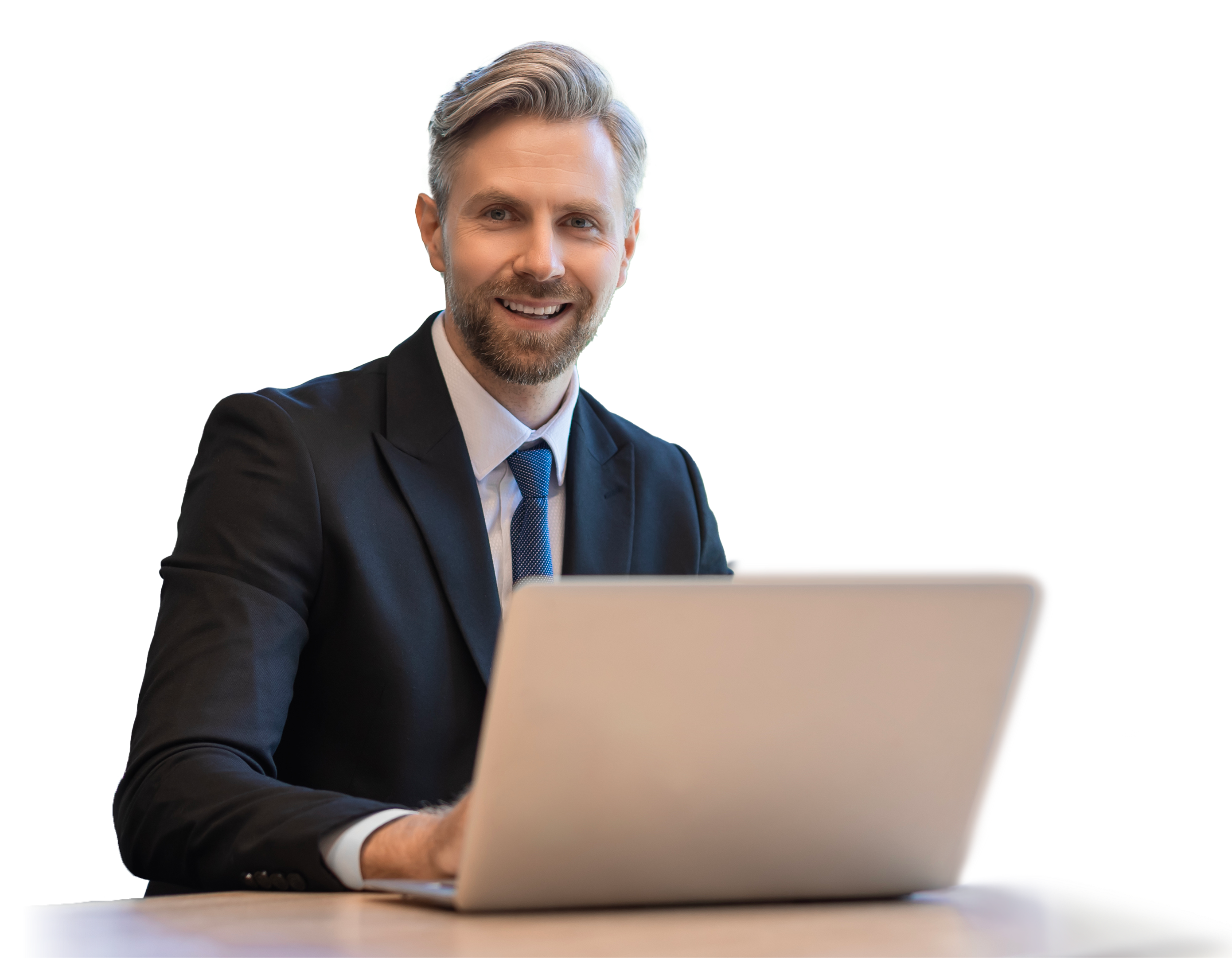 Ejecutivo trabajando en laptop